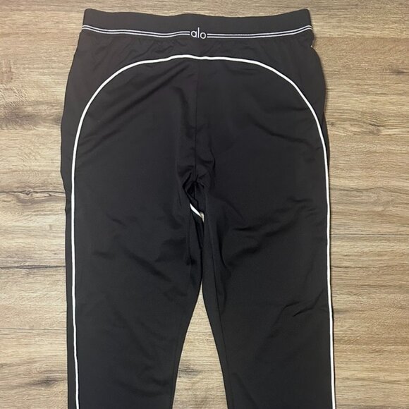 ALO YOGA - Picture 4 of 5